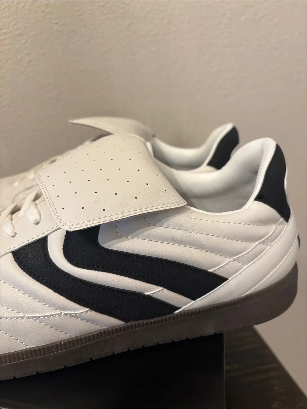 Madden NYC Men’s White Sneakers with Black Side Stripe size 10